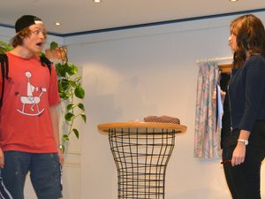 Thomas Klein (Jakob Frey) und Karola Siegler (Anja Madlener)