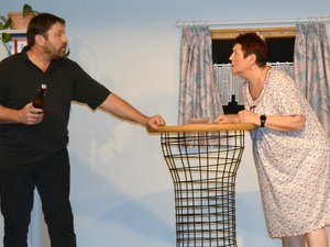 Otto Schön (Thomas Kramer) und Martha Ebner (Manuela Joos)