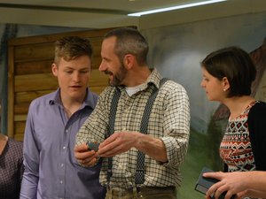 Inge Krügel (Lintrud Frei), Daniel Gelb (Jakob Frey), Alois Krügel (Peter Weiland), Sonja Krügel (Verena Nieß) und Lukas Krügel (Jonas Netzer)