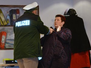 Josef Dimpfl (Dietmar Mergenthaler) und Martha Ebner (Manuela Joos)