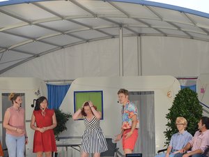 Anita (Vanessa Steidle), Luise (Mona Bumiller), Sabine (Jessica Steidle), Waldemar (Jakob Frey), Dieter (Ines Herz) und Markus (Jonas Netzer)